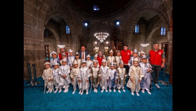 Vakıflardan 176 çocuğa sünnet şöleni