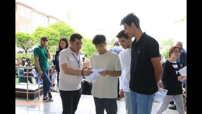 Erzincan YKS'de büyük başarı elde etti