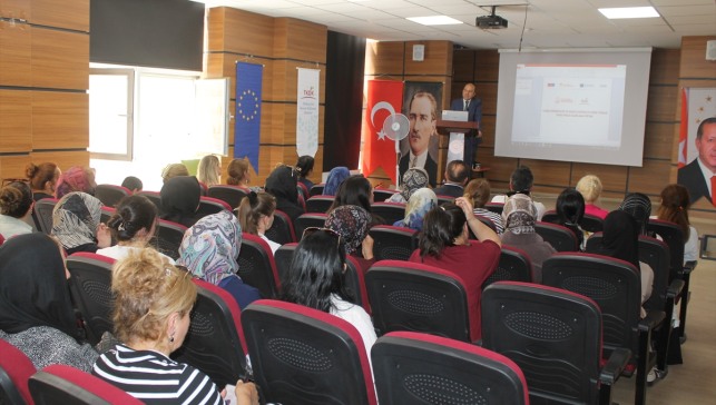 Hakkari'de kadın girişimcilere "IPARD Proje Hazırlama Eğitimi" verildi