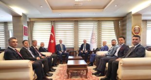 YÖK Başkanı Özvar, Ağrı'da şehit ve gazi yakınlarına açılan kontenjanları açıkladı: