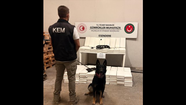 Hakkari'de mermer blokların arasına gizlenmiş 300 kilogram afyon sakızı ele geçirildi