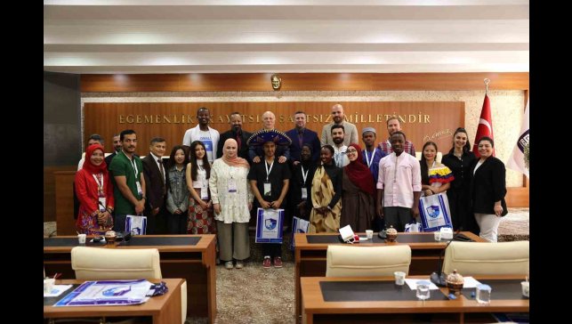 Başkan Sekmen'e yabancı öğrenci ziyareti