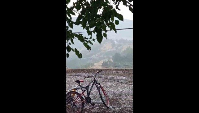 Karakoçan'da dolu yağışı