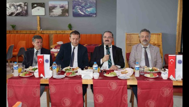 Rektör Hacımüftüoğlu okul yöneticileriyle bir araya geldi