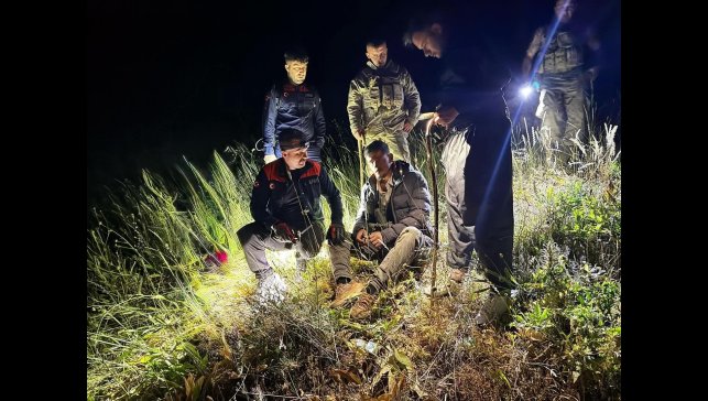 Yüksekova'da rahatsızlanarak dağda mahsur kalan çoban hastaneye kaldırıldı