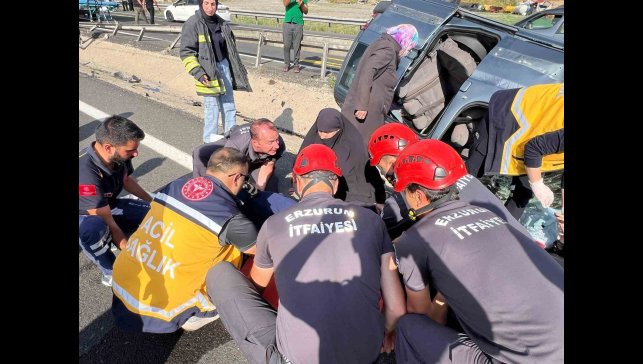 İtfaiye araçta sıkışan 5 kişiyi çıkardı