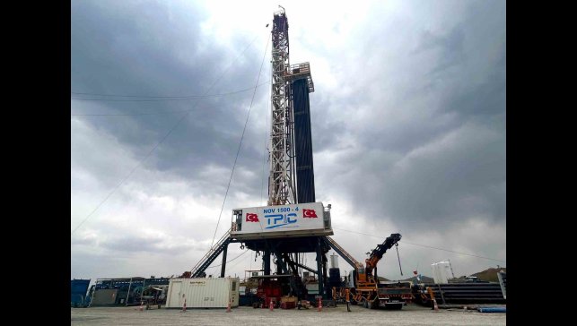 Kato Dağı'nda petrol heyecanı: 2 bin 800 metreye inildi