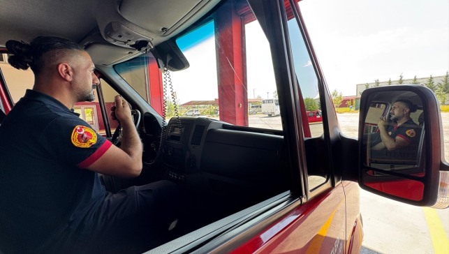 Ağrı Dağı'nın zirvesinden indi, dağcı kıyafetiyle düğüne katıldı