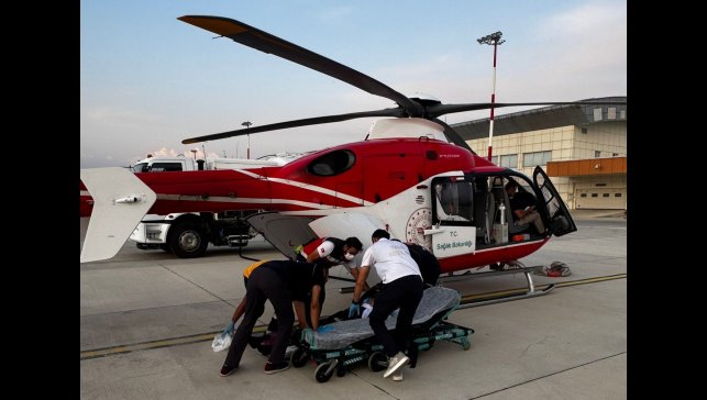 Akciğer hastası şahıs ambulans helikopter ile Van'a getirildi