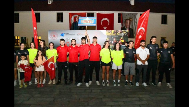 Tunceli'de kortejli, halaylı rafting şampiyonası açılışı