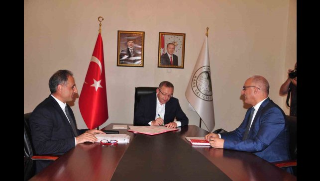 Kars'ta 221 çiftçiye 21 bin koyun desteği verildi