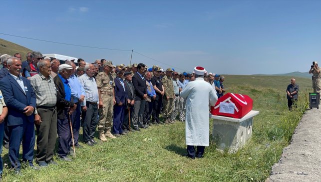 Kore gazisi Faik Alptekin, Ardahan'da son yolculuğuna uğurlandı