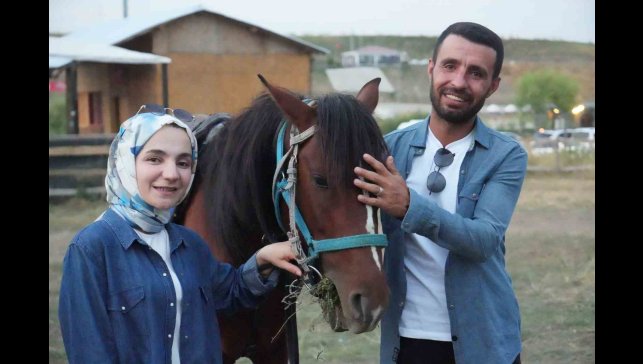 Muş'ta geleneksel atlı sporlara ilgi artıyor