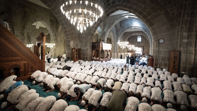 Erzurum'da 6 bin çocuk tarihi camide buluştu