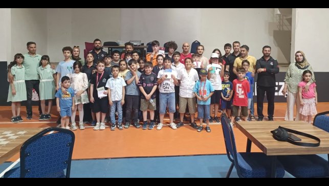 Hakkâri'de "Yıldırım Satranç İl Birinciliği Turnuvası" tamamlandı