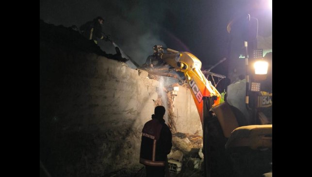 Van'da samanlık yangını korkuttu