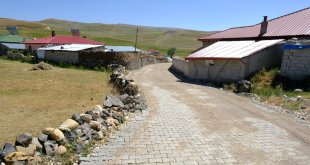 Diyadin Taşkesen Köyü’nde 5 Bin Metrekarelik Kilit Parke Çalışması Tamamlandı