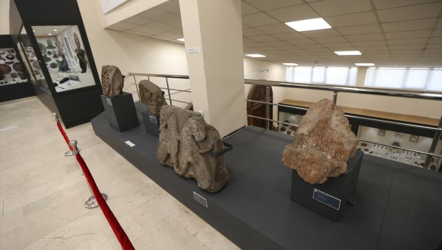 Ani Ören Yeri'nde bulunan Hz. İsa figürlü taş rölyef ziyaretçilerini bekliyor