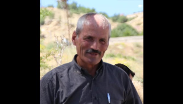 Devrilen traktörün sürücüsü hayatını kaybetti