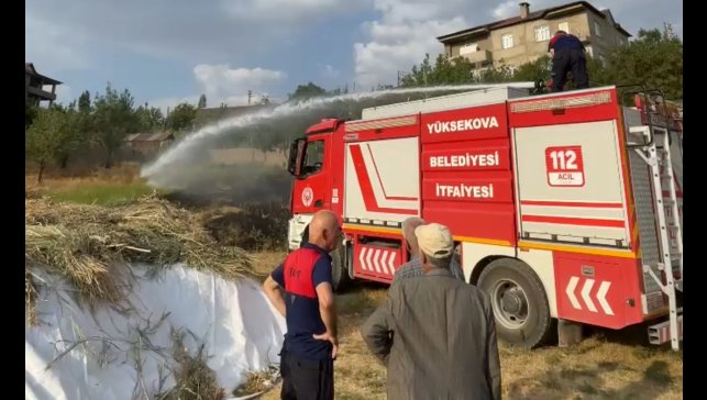Yüksekova'da çıkan anız yangını söndürüldü
