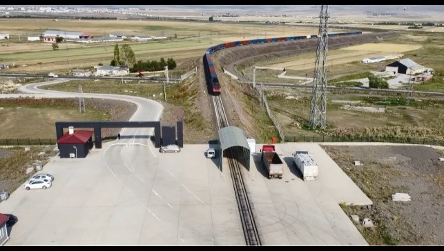 Kars Asya ile Avrupa'yı demiryoluyla birbirine bağlıyor