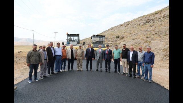 Bitlis İl Özel İdaresinin köy yolları çalışmaları