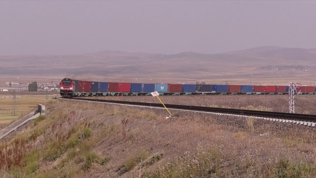 Bakü-Tiflis-Kars Demiryolu hattıyla 7 ayda 250 bin ton yük taşındı