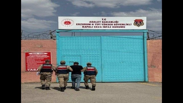 FETÖ/PDY üyesi samanlıkta yakalandı