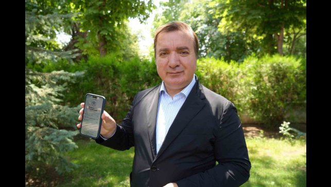 Şehri gençlerle birlikte yönetiyor!