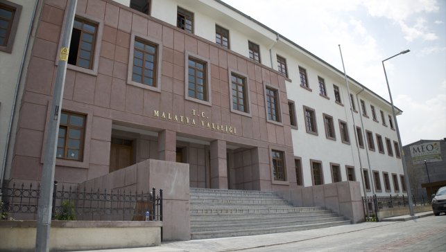 "Asrın Felaketi"nde yıkılan tarihi Malatya Valiliği binası aslına uygun şekilde yeniden inşa edildi