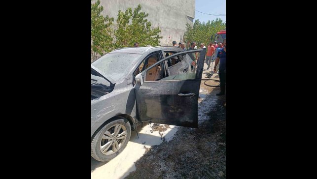Van'da park halindeki otomobil yandı