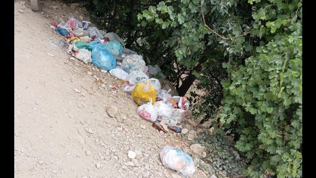 Kato Dağı'ndaki Kaval Şelalesi'nde çöp tepkisi