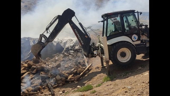 Malatya'da ahır yangını: 10 küçükbaş hayvan telef oldu