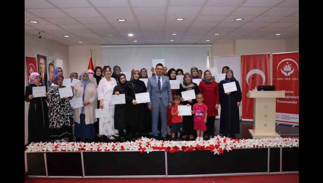 Aile eğitimi kursiyerlerine belge töreni