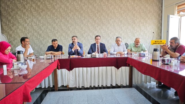 Bitlis Valisi Karakaya ve Belediye Tanğlay, kentte yapılan çalışmaları değerlendirdi