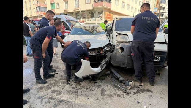 Muş'ta trafik kazası: 1'i çocuk 3 yaralı