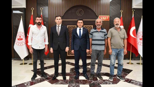 Yıldırım düşmesi sonucu 216 hayvanını kaybeden üreticilerin zararı karşılanıyor