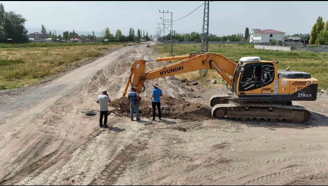 Iğdır'da kanalizasyon altyapı çalışmaları devam ediyor