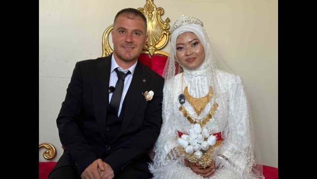 Yüksekova'ya Endonezyalı gelin: Aşkları kıtaları aştı