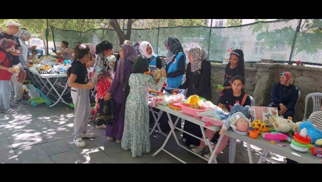 Elazığ'da "Oyuncağımın Geliri Gazze'ye" projesi