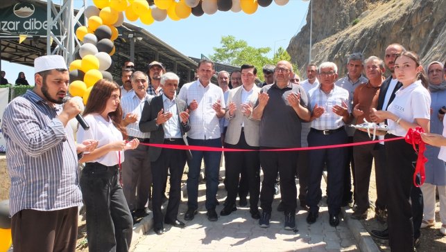 Keban'da bir iş yerinin açılışı törenle yapıldı