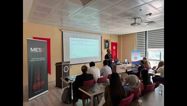 Habercilere yapay zekâ destekli medya eğitimi