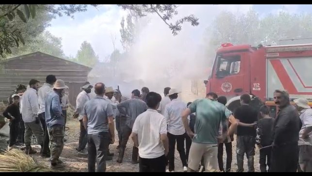 Yüksekova'da ot yangını: Bin bağ ot küle döndü