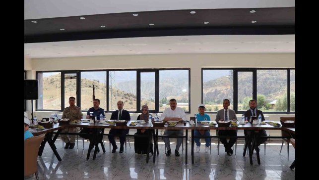 Kuran Kursu öğrencilerine cağ kebabı ikramı