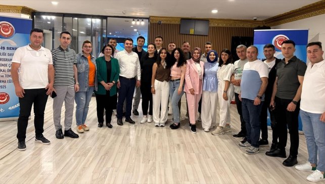 Öz Finans-İş Sendikası tarafından Kars'ta banka çalışanlarına eğitim verildi