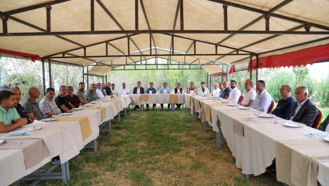 Gürpınar Kaymakamı Erdem vatandaşlarla bir araya geldi