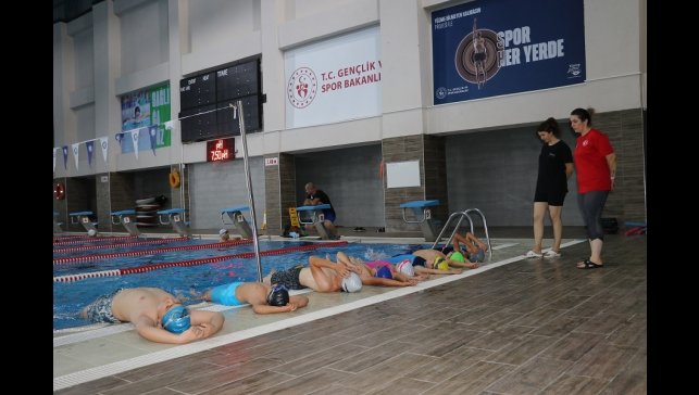 Erzincan Olimpik Yüzme Havuzunda yaz kurslarına ilgi arttı