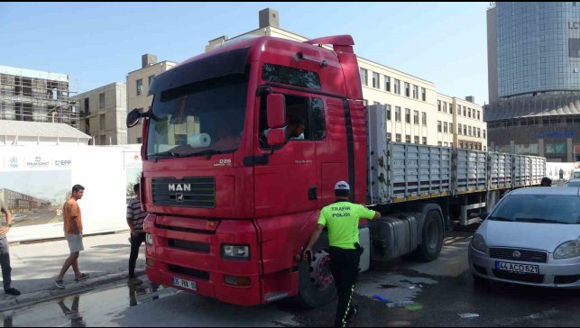 Malatya'da tır yayaya çarptı: 1 yaralı