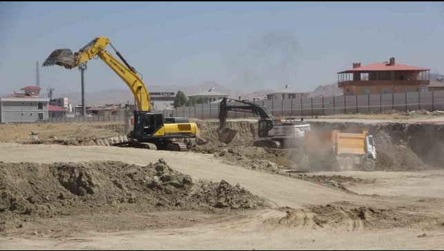 Van'da 800 yataklı şehir hastanesinin inşaatı sürüyor