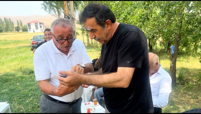 31 yıl sonra eski okulunu ziyaret etti, öğrencileriyle bir araya geldi